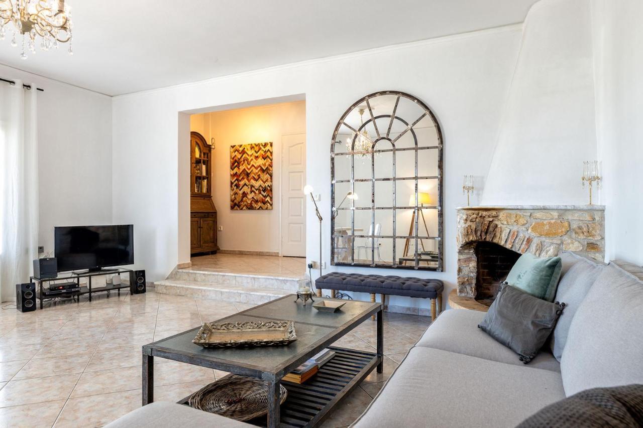 Daphne'S Lux Villa Paraspori  Exteriér fotografie